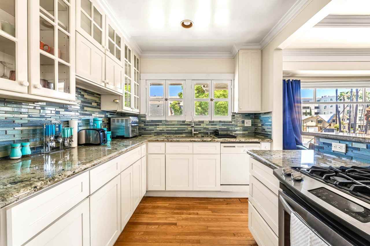 841 E Ocean Blvd - Photo 6 of 20