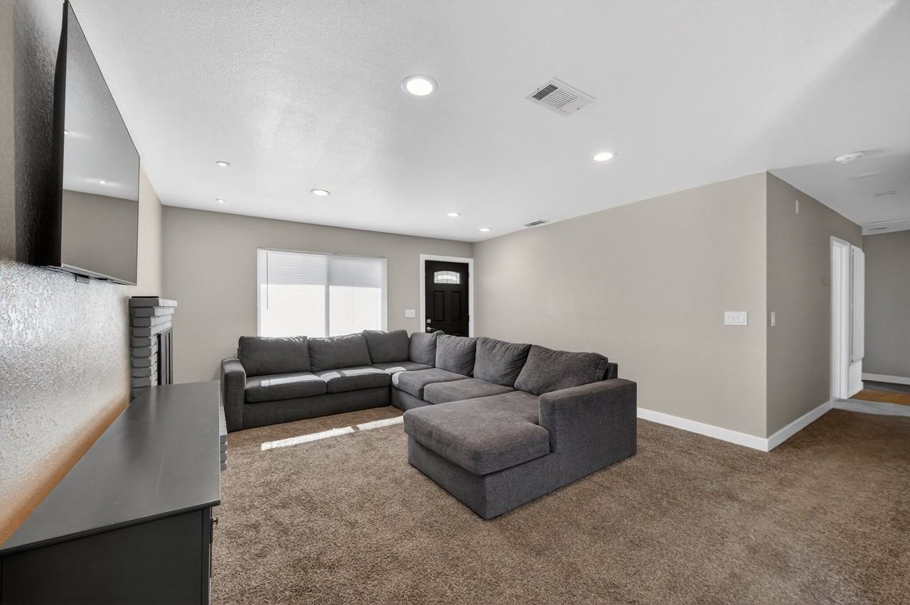 29121 Avenida De Las Flores - Photo 4 of 15