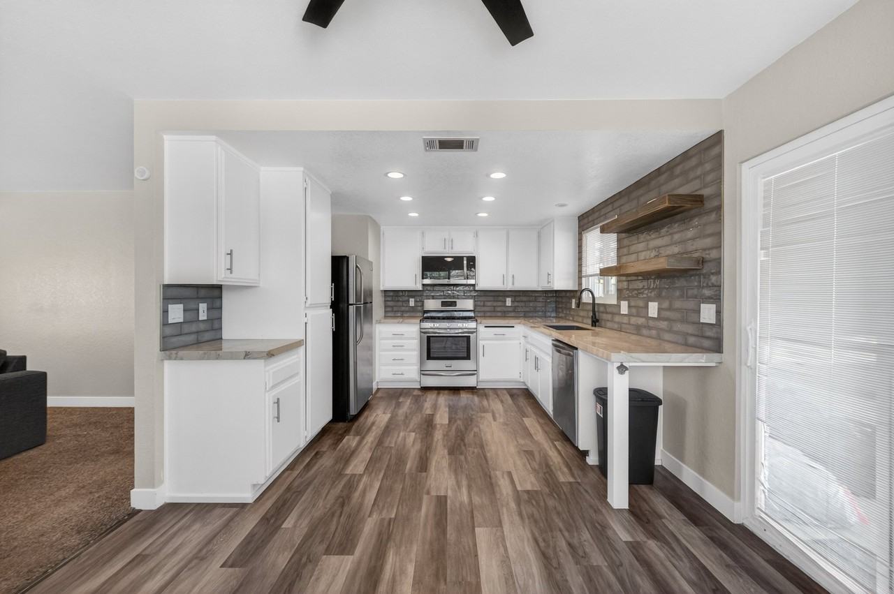 29121 Avenida De Las Flores - Photo 5 of 15
