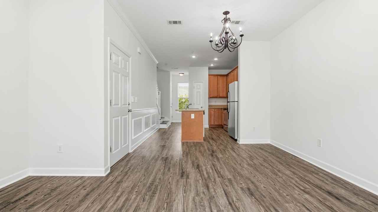926 Price Ln Unit F - Photo 5 of 34