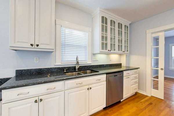 62 Roseneath Ave #NA - Photo 5 of 40