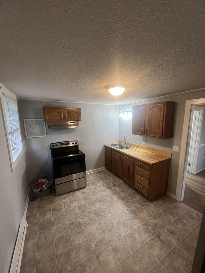 521 N Spruce St #1 - Photo 4 of 7