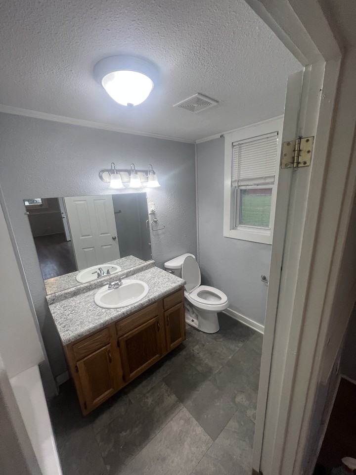 521 N Spruce St #1 - Photo 6 of 7
