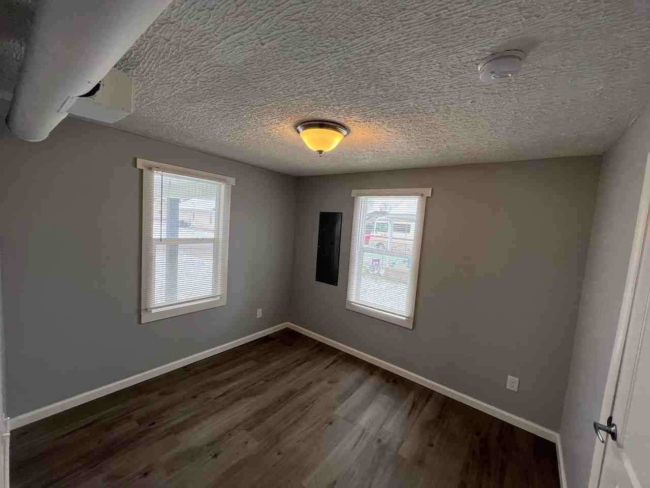 1144 Campbell St #NA - Photo 5 of 9