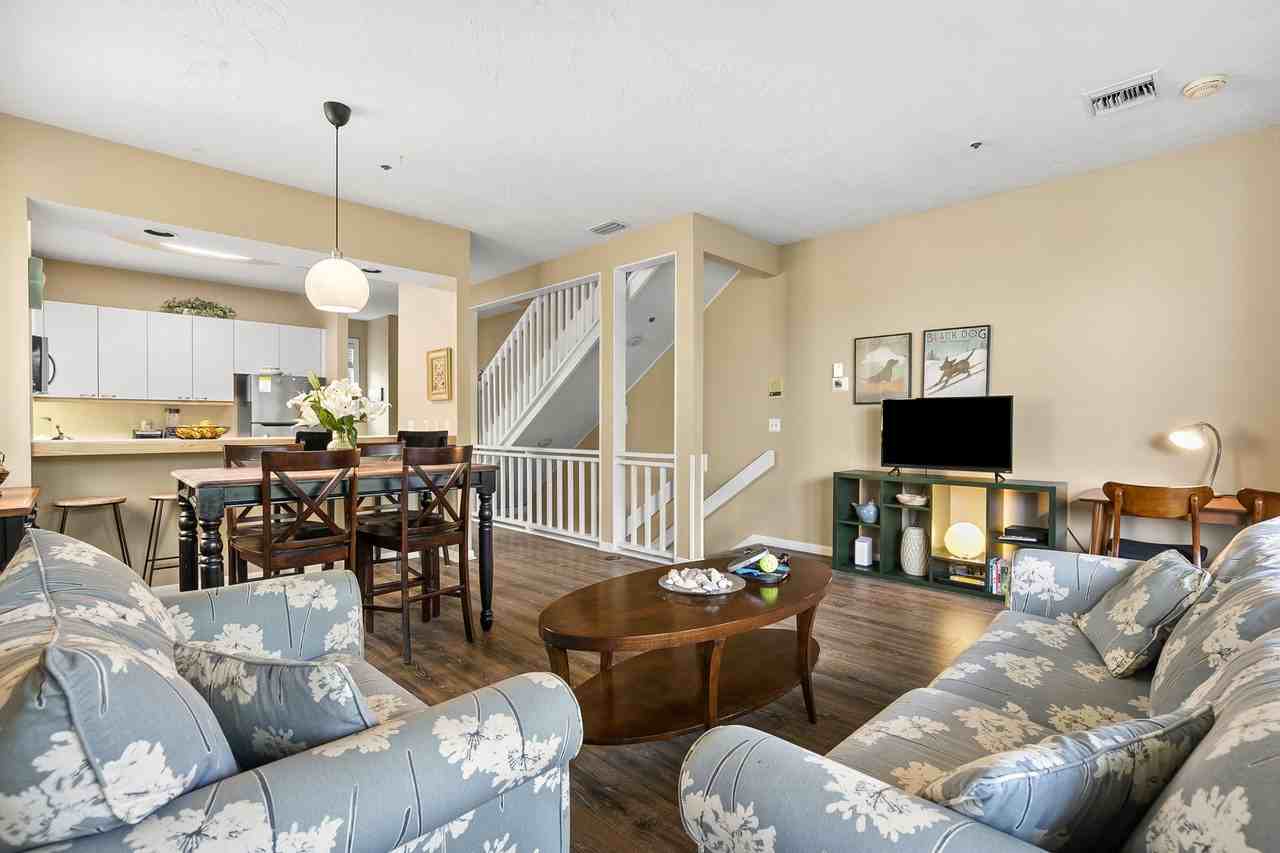 619 Cedars Ct - Photo 4 of 50