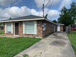 featured image of 512 Chalmette Ave #512