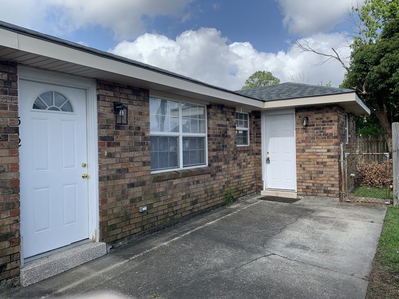 512 Chalmette Ave #512 - Photo 2 of 10
