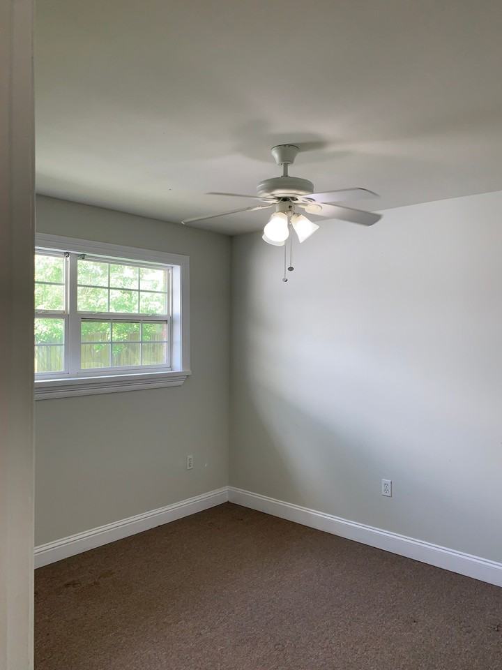 512 Chalmette Ave #512 - Photo 5 of 10