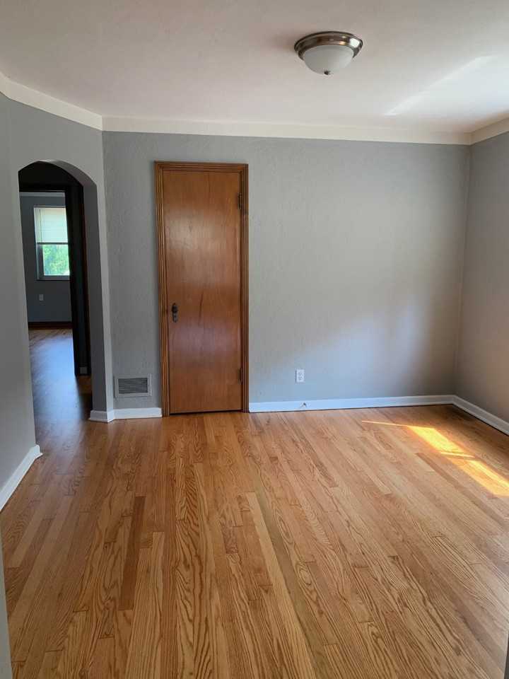 1796 Northwest Blvd #B - Photo 4 of 7