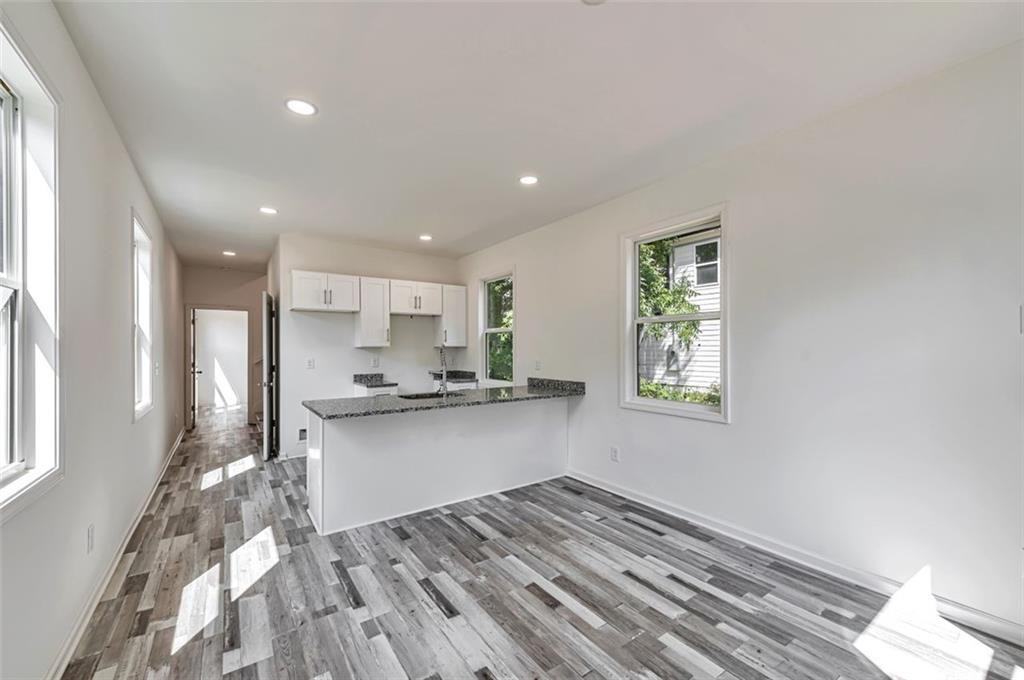 837 Smith St Sw #A - Photo 4 of 15