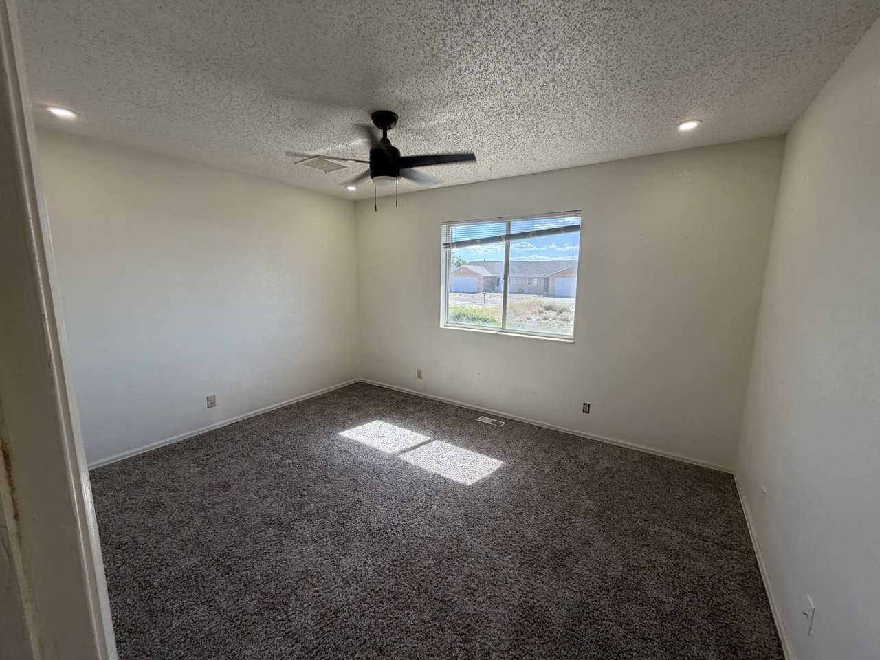 942 S Harmony Ln - Photo 6 of 18