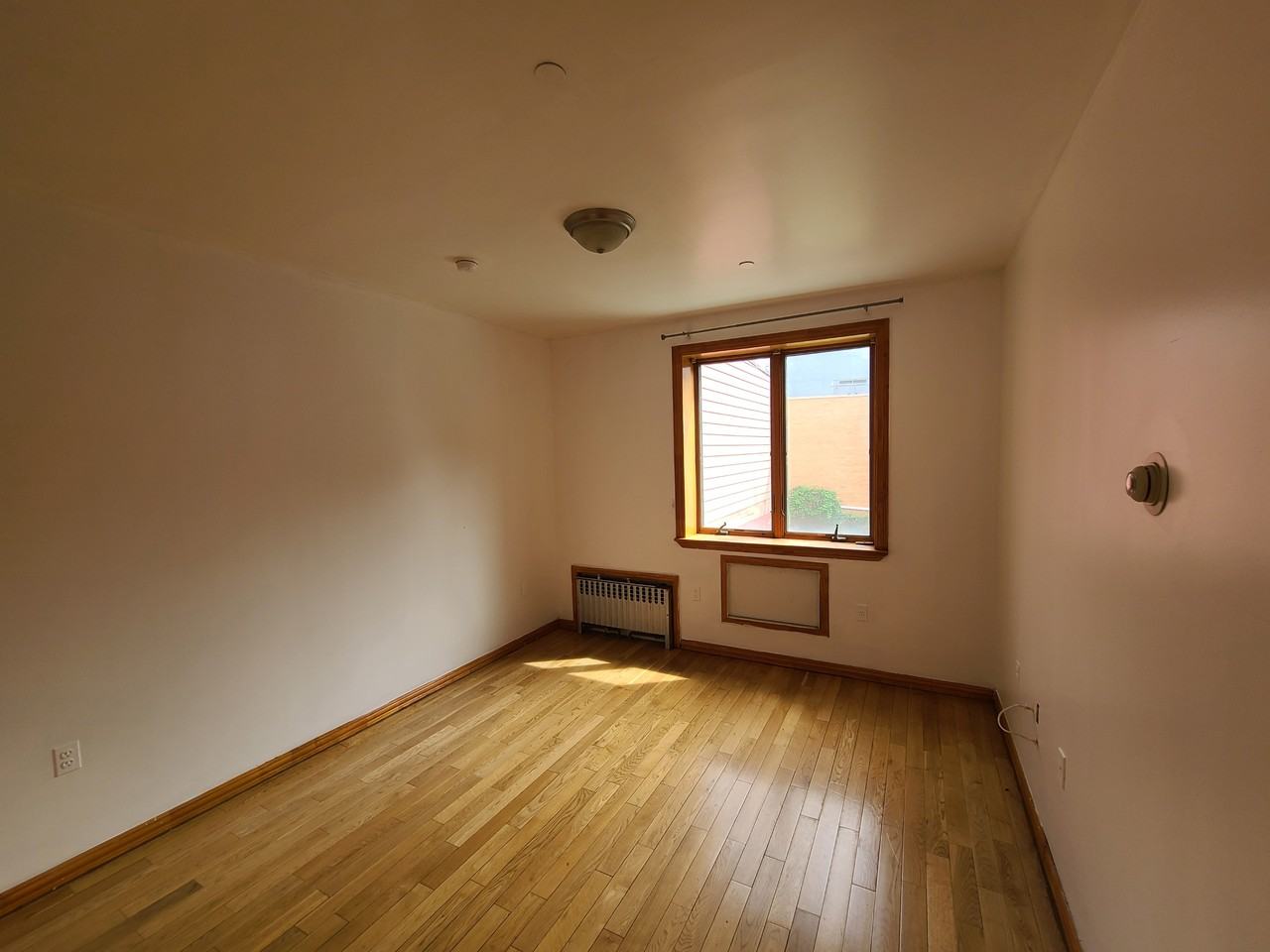 207 Woodpoint Rd #3B - Photo 5 of 10