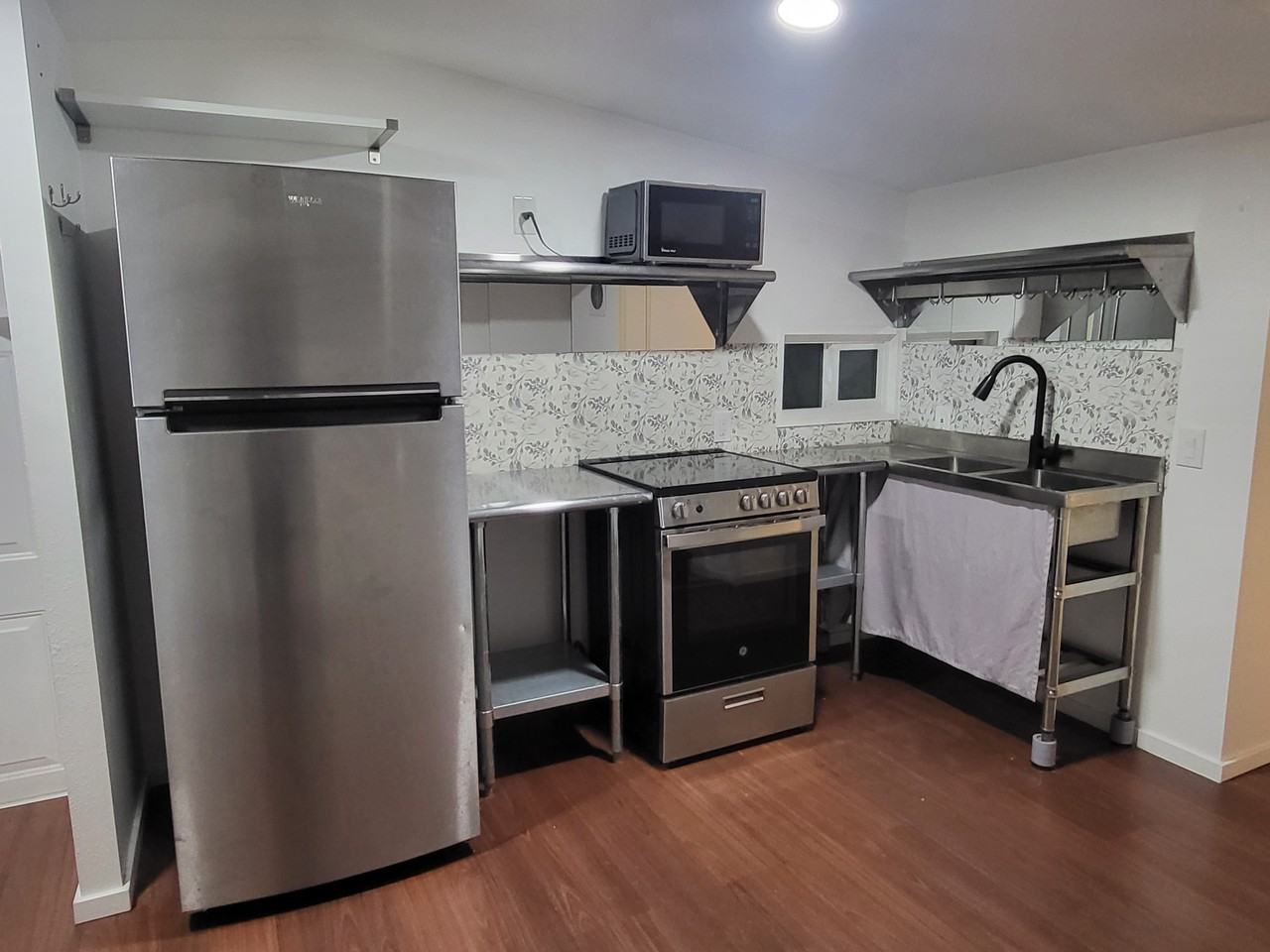 8133 East 6th Avenue - Park Model Rv #1 - Photo 3 of 9
