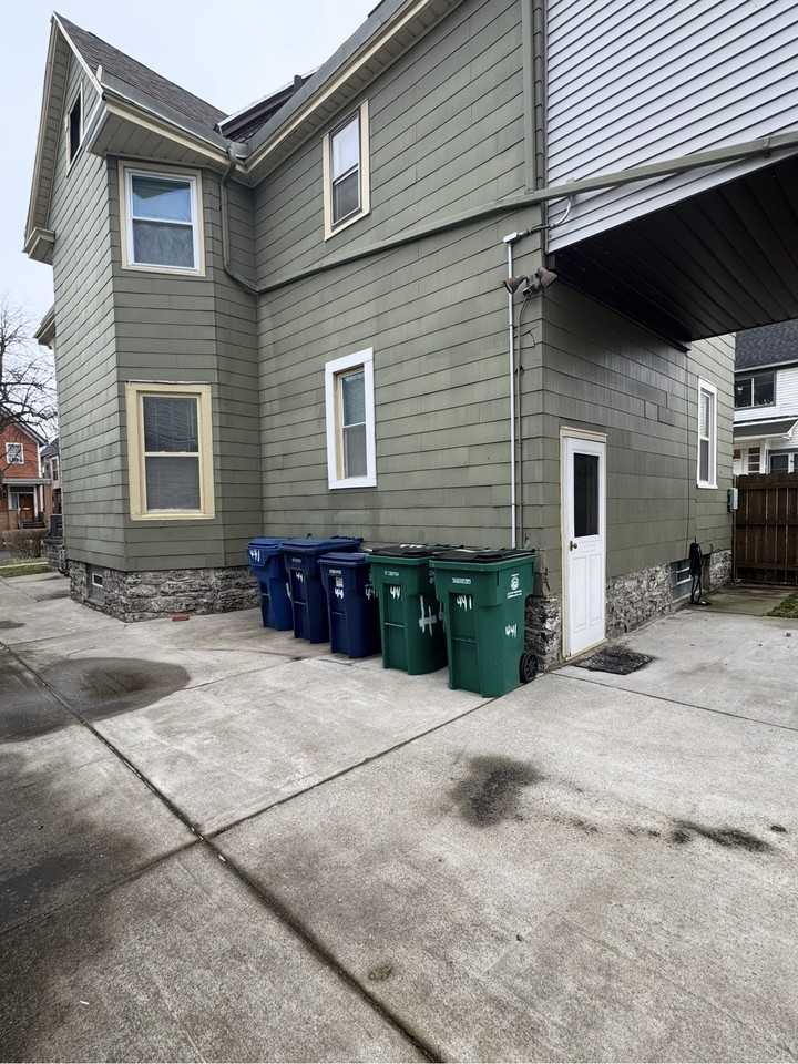 441 Fargo Ave #1LOWER - Photo 2 of 20