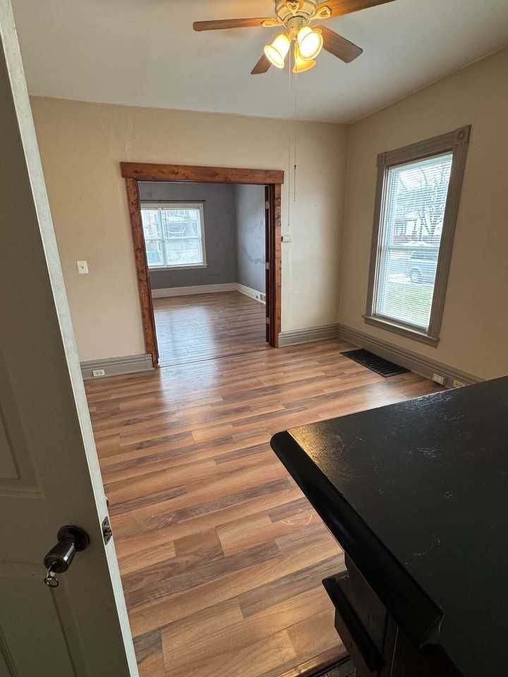 441 Fargo Ave #1LOWER - Photo 7 of 20