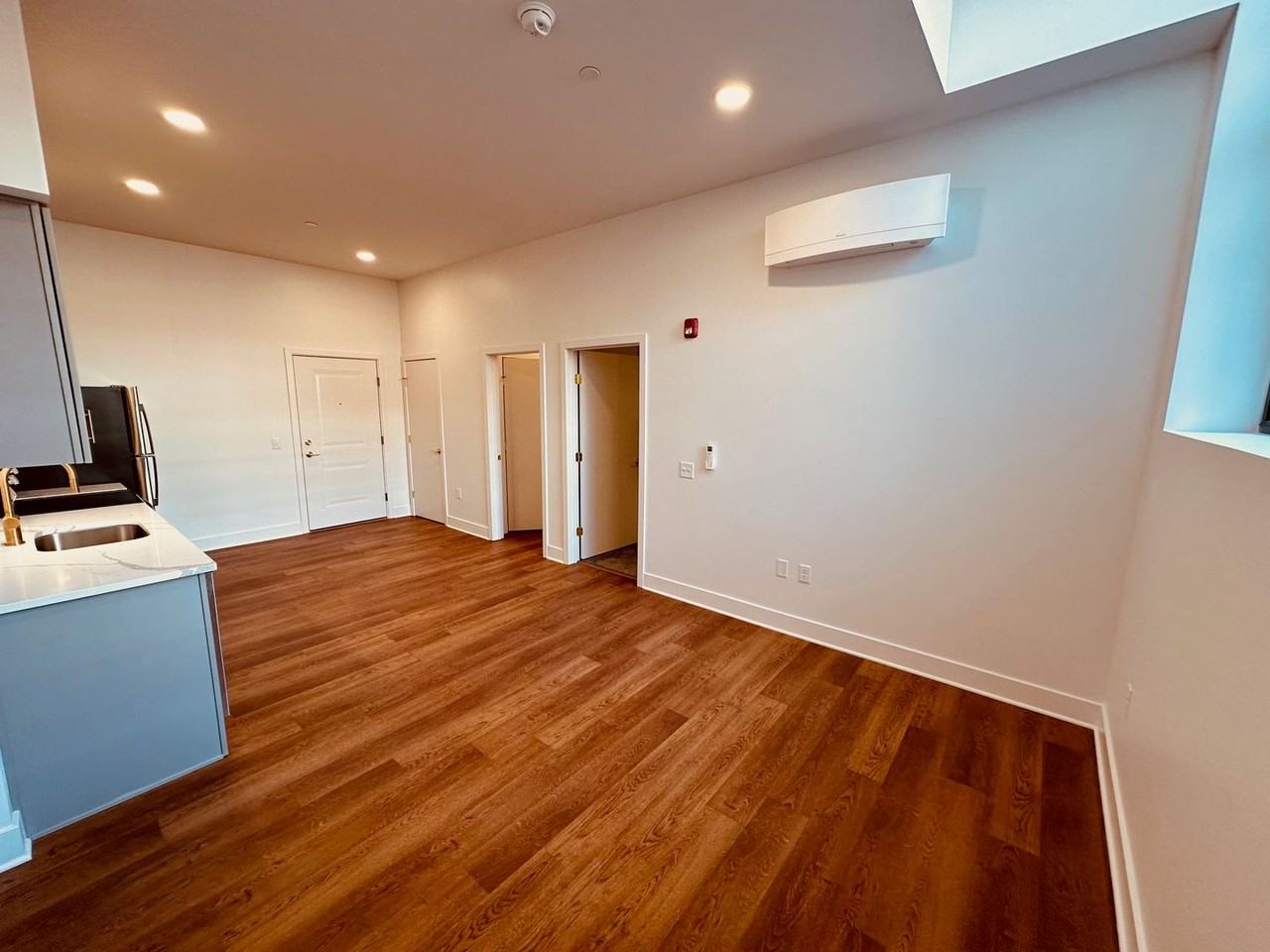 204 N George St #211 - Photo 6 of 14