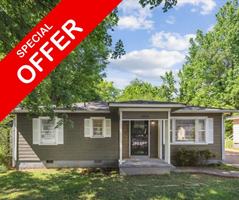 featured image of 2048 Whitney Ave