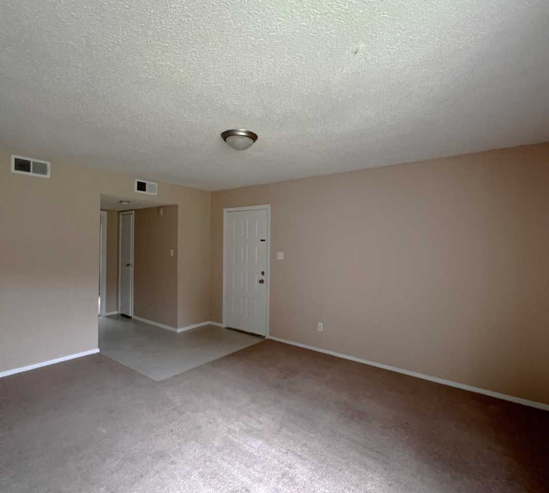 1903 Jean St #10 - Photo 4 of 18