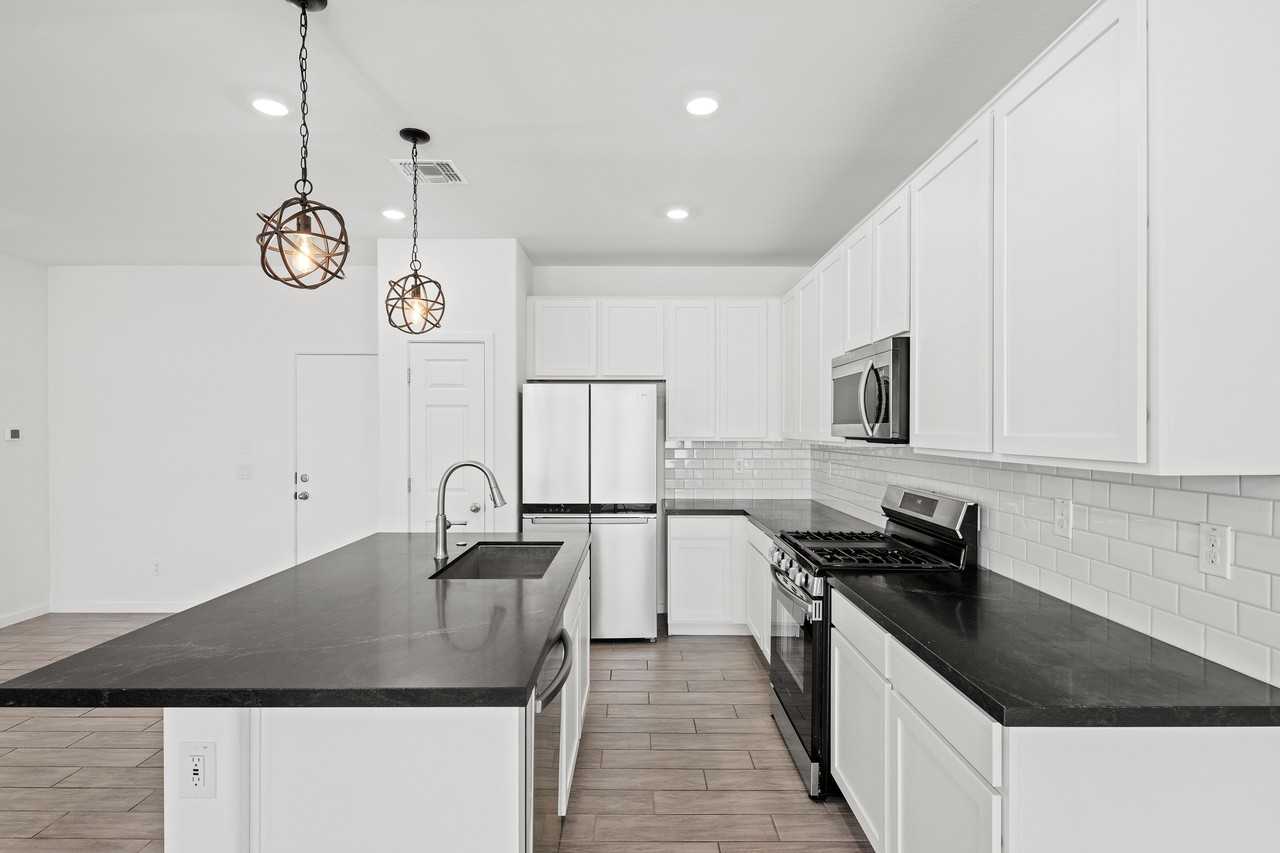 1935 N Marketside Ave #NA - Photo 6 of 50