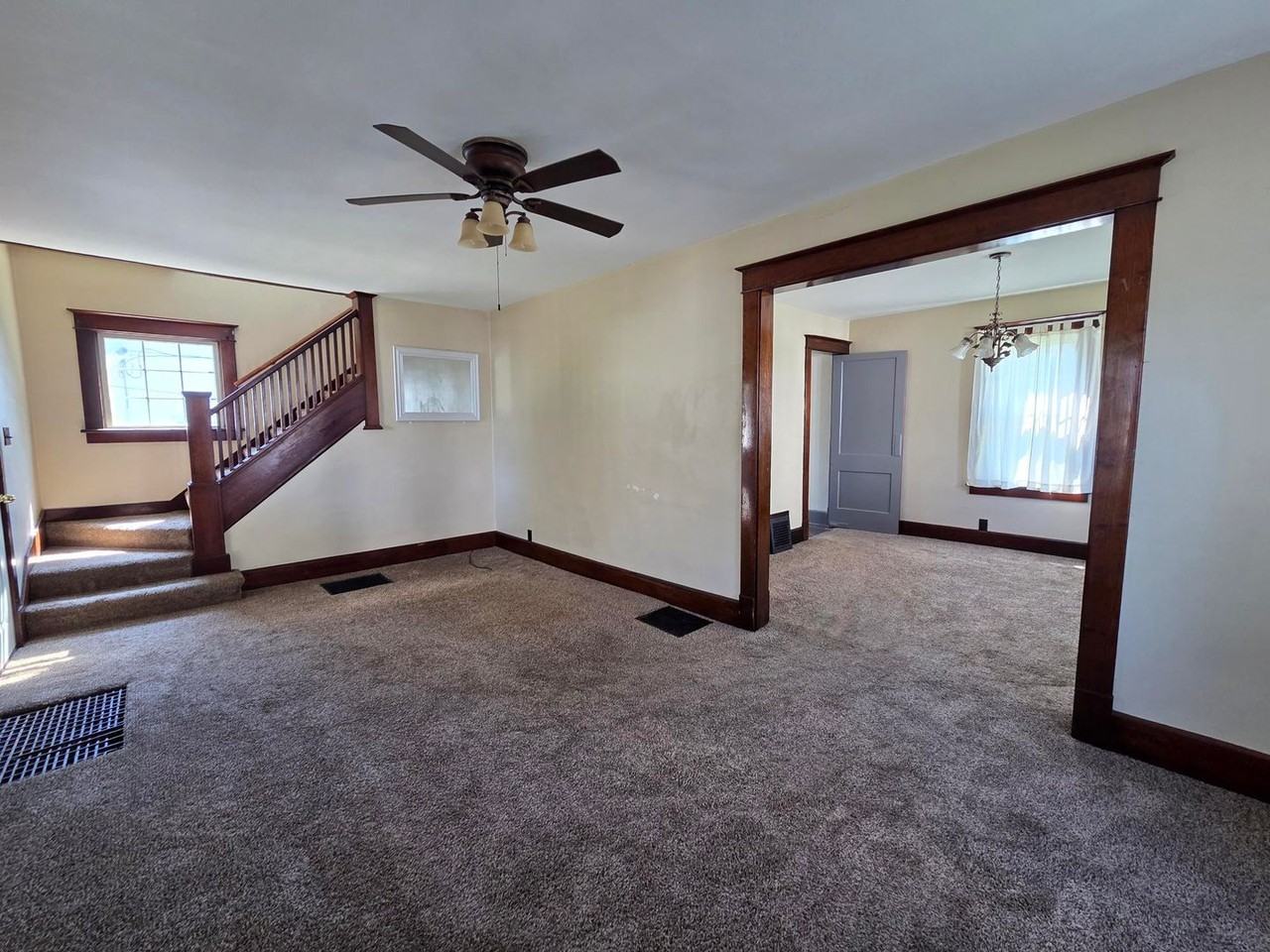 227 Banning Ave - Photo 4 of 15
