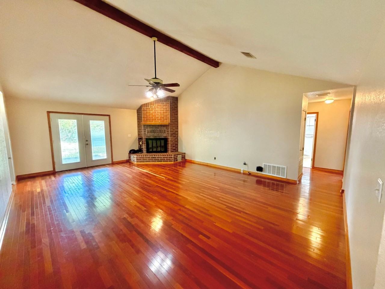 681 Whispering Ave - Photo 3 of 32