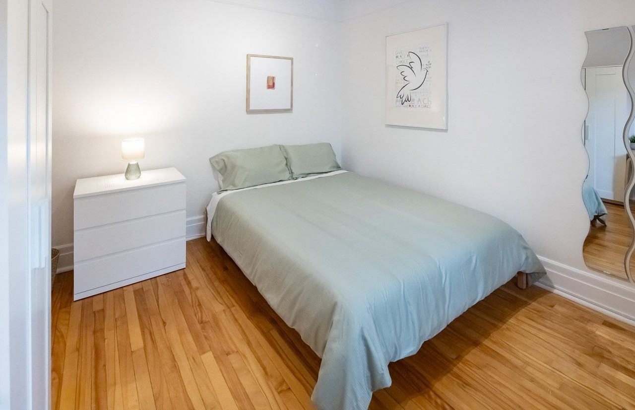 3068 Av Lacombe - Photo 4 of 20