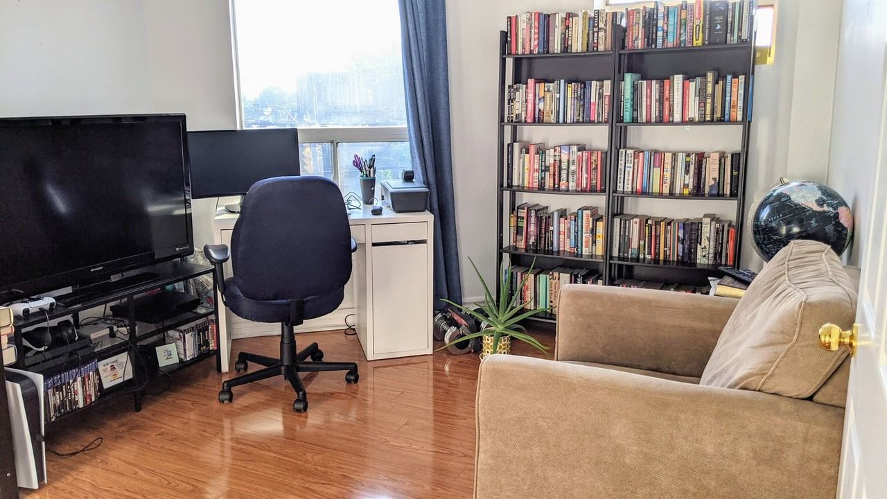 484 Roncesvalles Ave - Photo 3 of 8