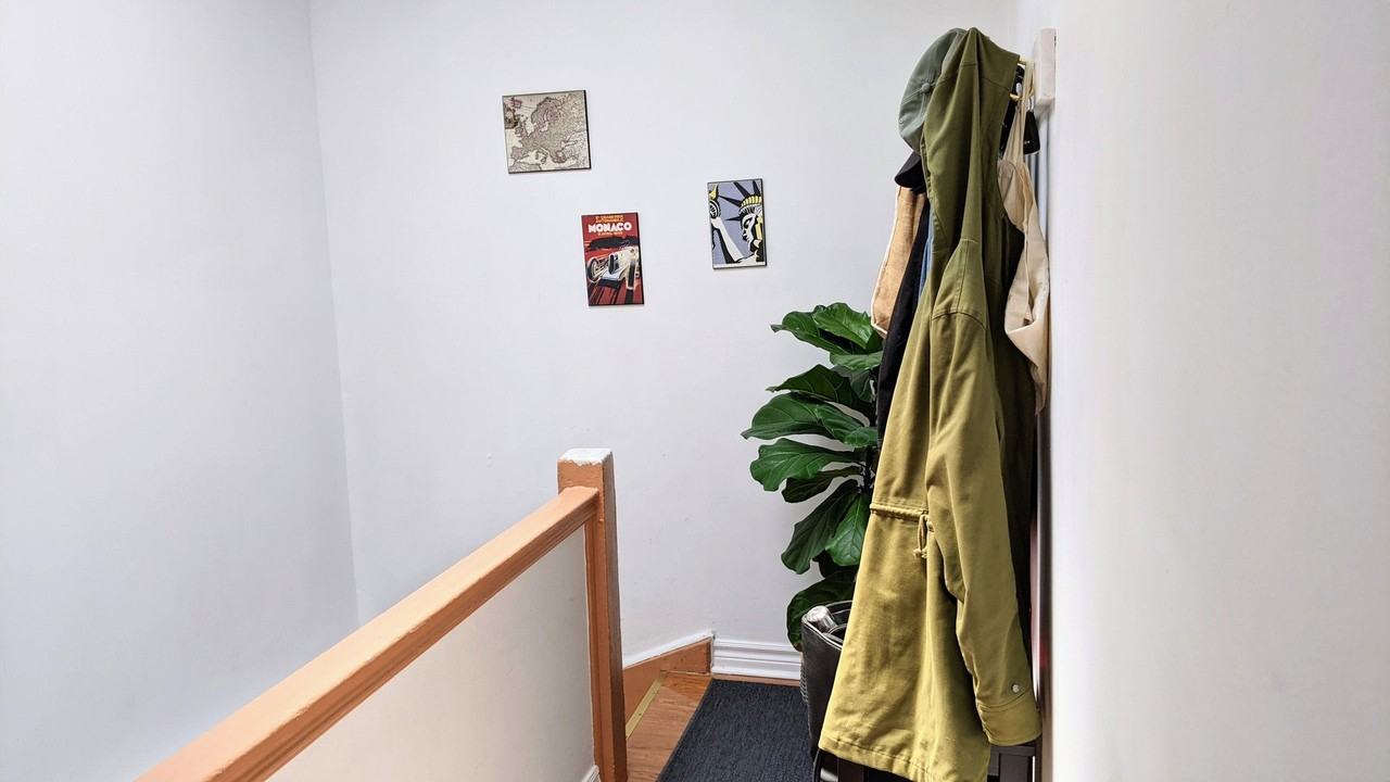 484 Roncesvalles Ave - Photo 6 of 8