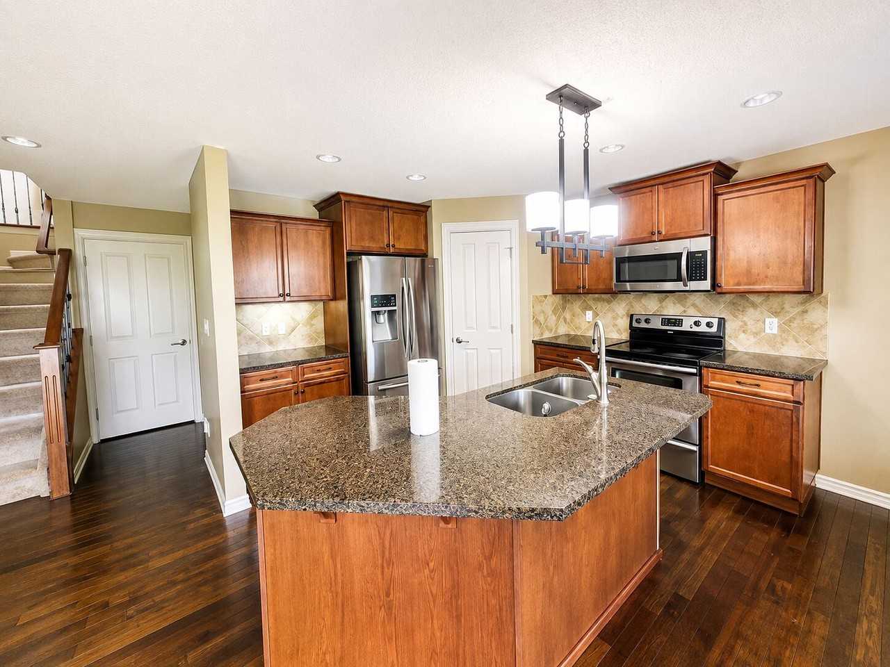 6712 19 Ave Sw - Photo 4 of 32