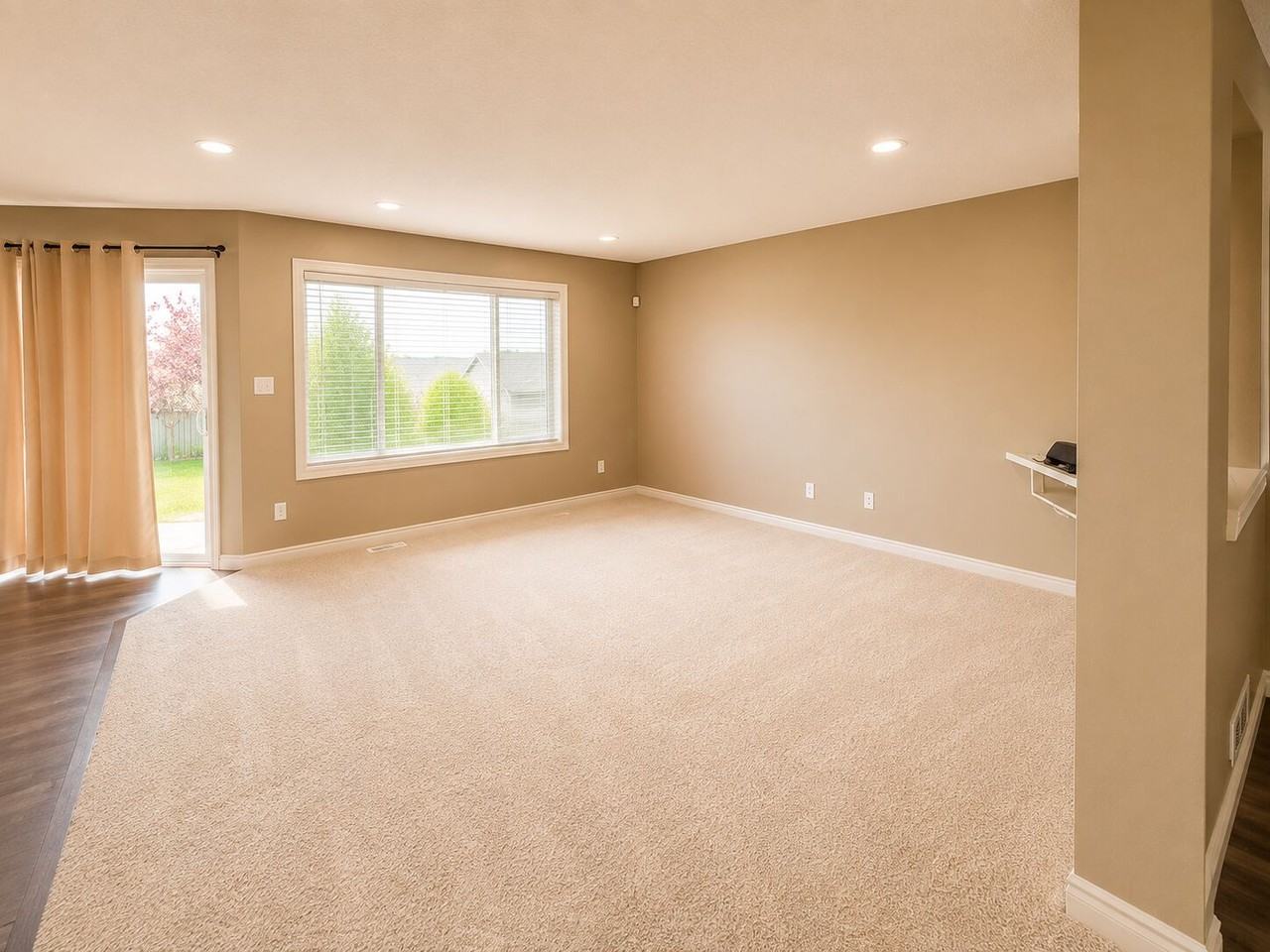 6712 19 Ave Sw - Photo 7 of 32