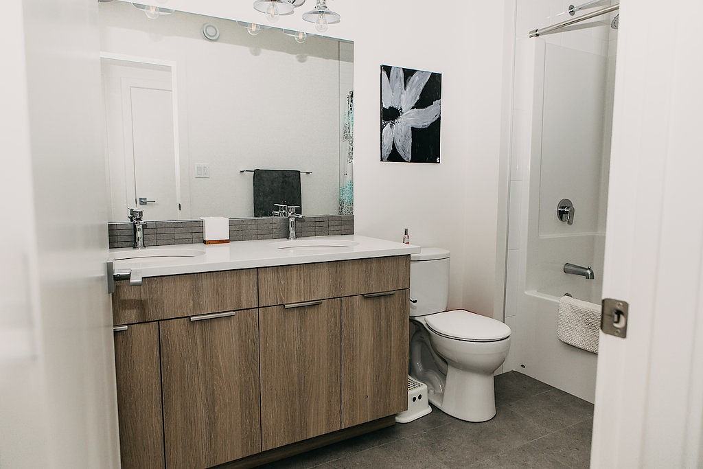 10959 116 St Nw - Photo 4 of 9