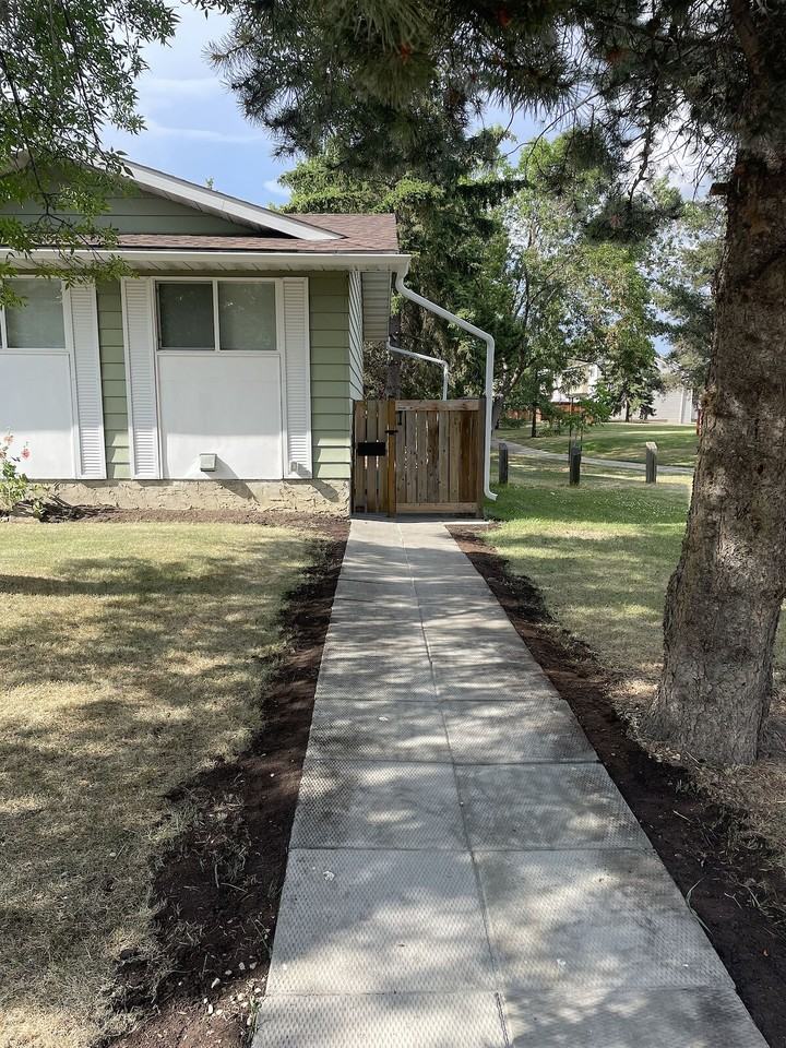 18304 91 Ave Nw - Photo 2 of 22