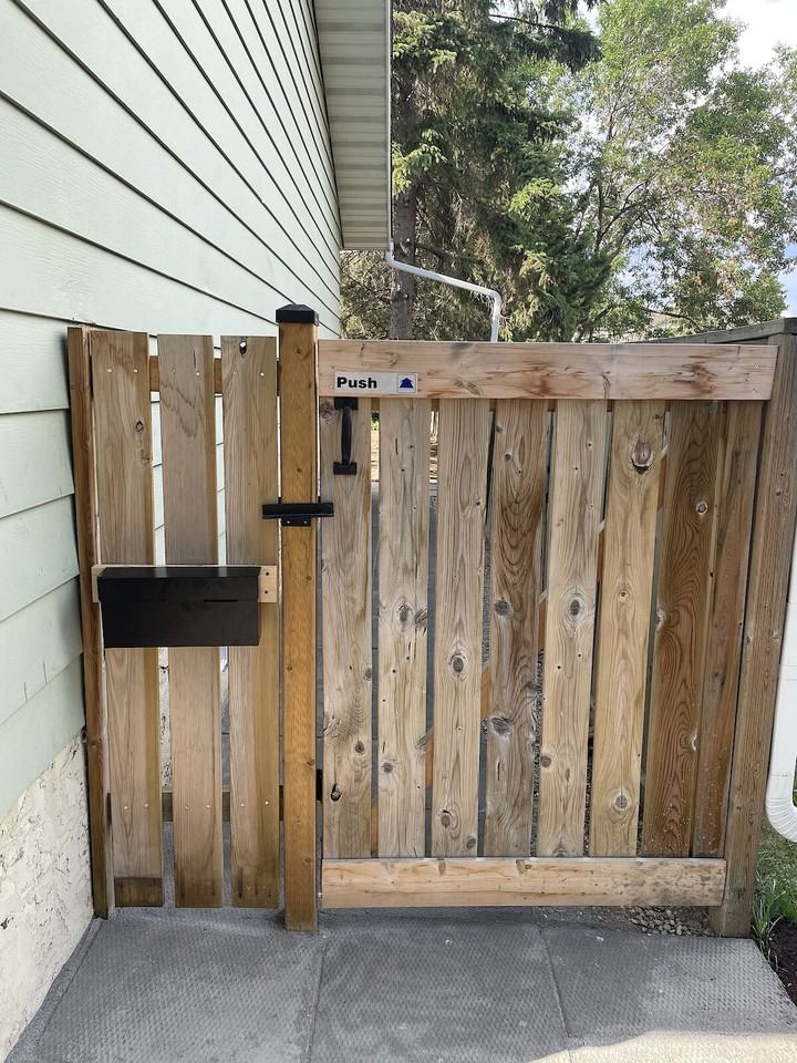 18304 91 Ave Nw - Photo 3 of 22