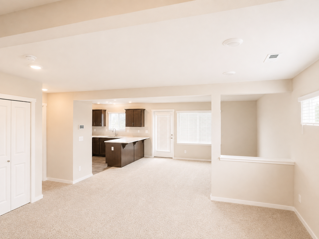 18505 Alpine Way E - Photo 2 of 15
