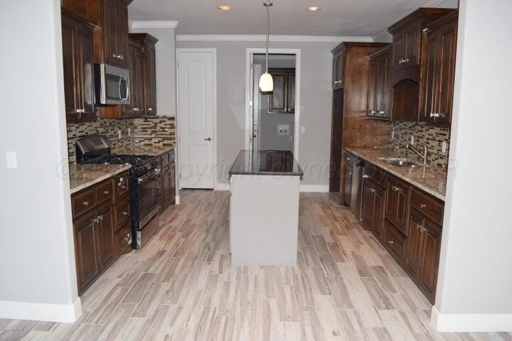 7407 Mosley St - Photo 2 of 2