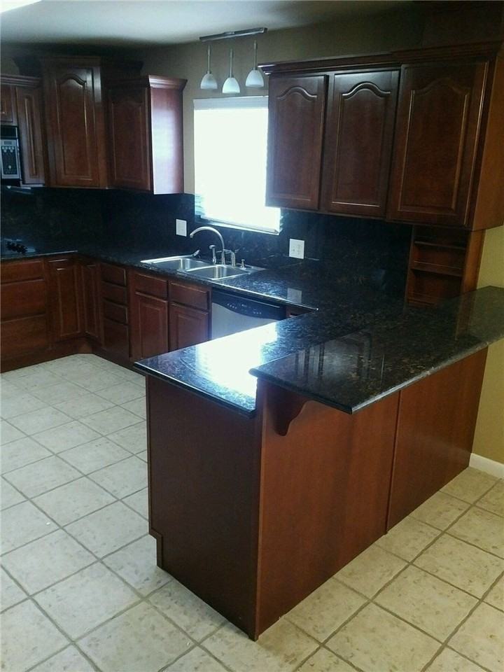 1720 E Zion Rd - Photo 5 of 14