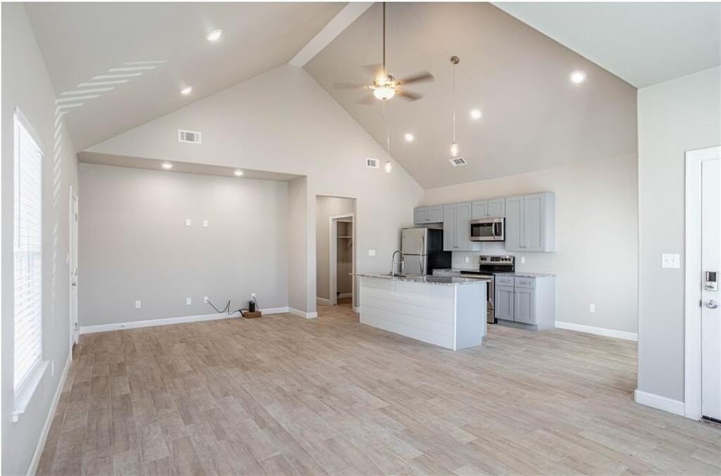 910 Valley Oaks Ln - Photo 2 of 23