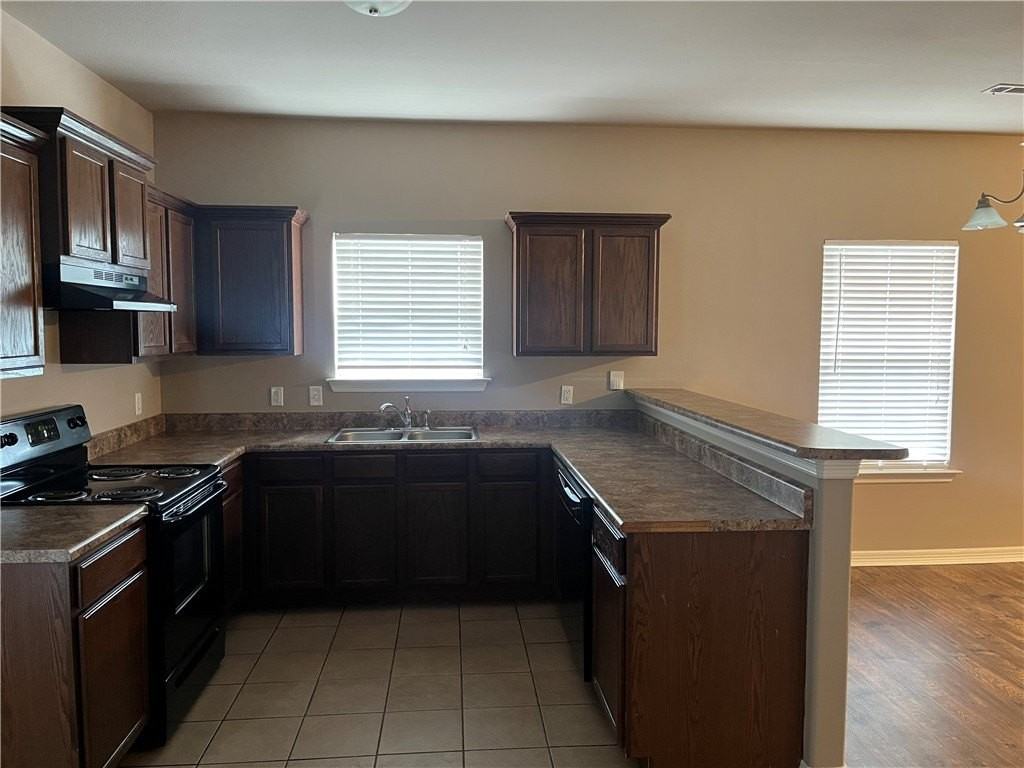 905 W Laura St - Photo 3 of 10