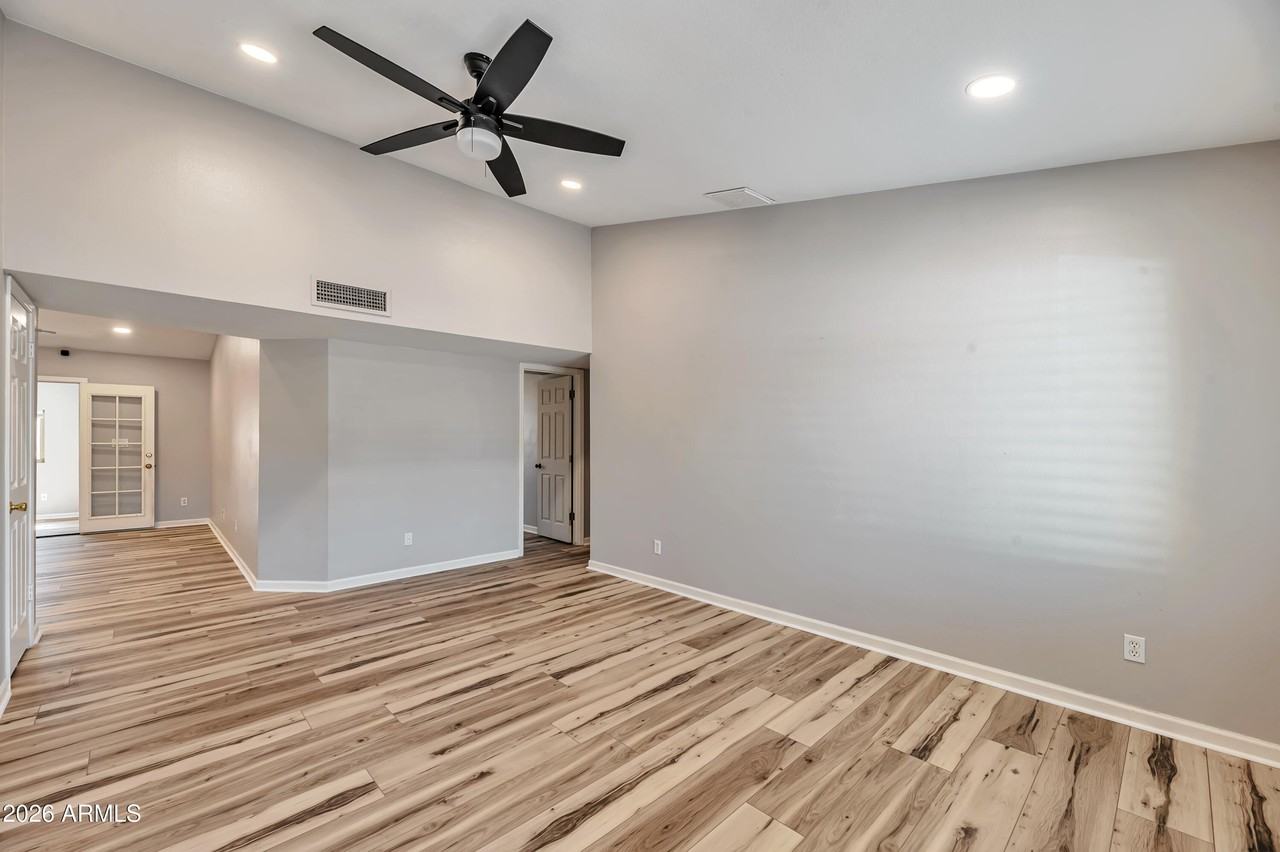 6502 E Grandview Dr - Photo 2 of 25