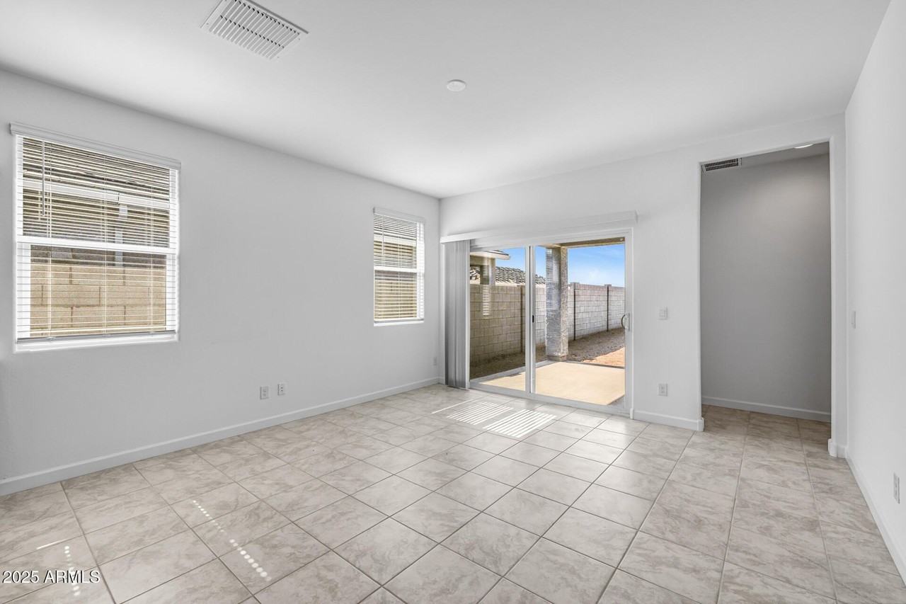 38125 W Excussare Way - Photo 4 of 33