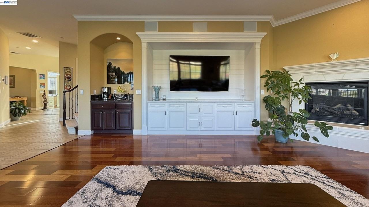 5637 Saddle Creek Ter - Photo 2 of 33