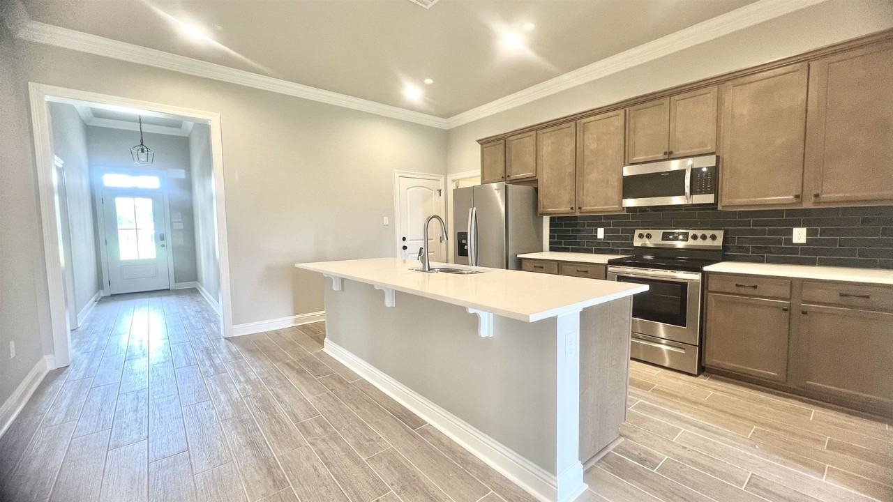 102 Jleigh Ln - Photo 2 of 16