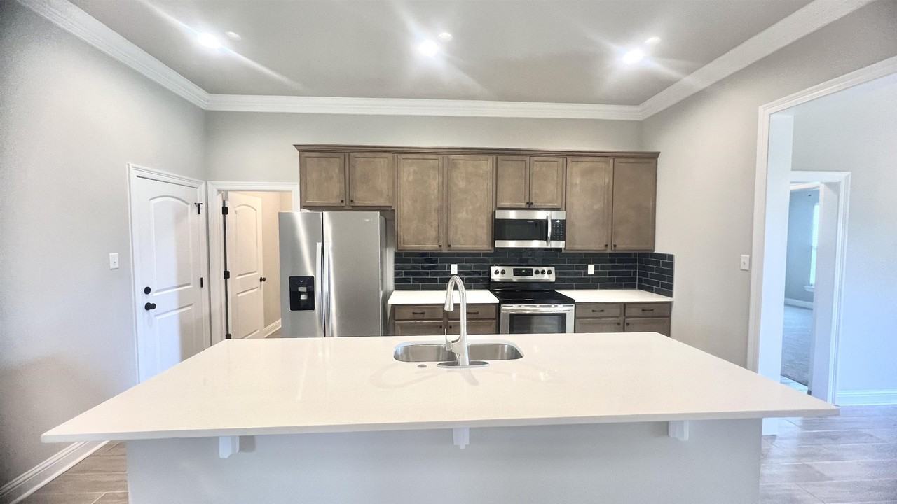 102 Jleigh Ln - Photo 3 of 16