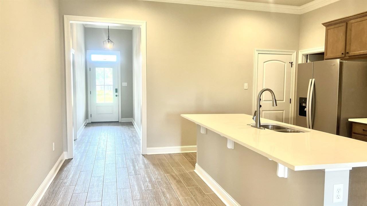 102 Jleigh Ln - Photo 5 of 16