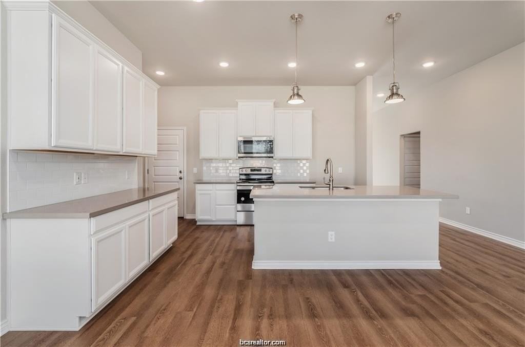 3185 Normandy Way - Photo 5 of 17