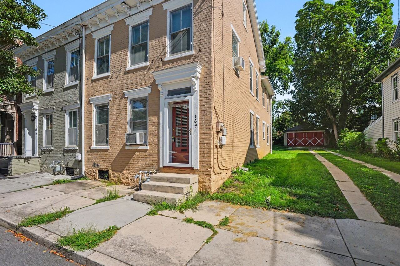 169 E Pomfret St - Photo 2 of 20