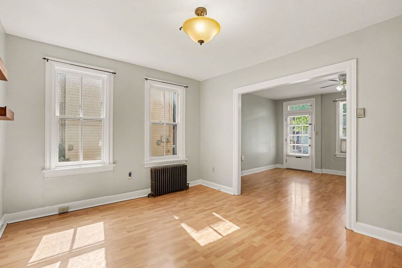 169 E Pomfret St - Photo 5 of 20
