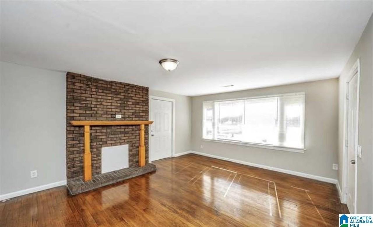 1215 15th St N - Photo 4 of 21