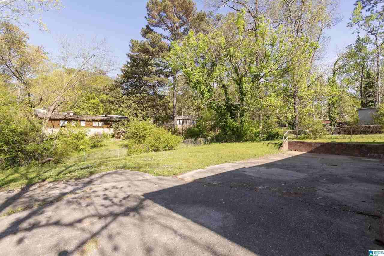 1332 Lake Ln Ne - Photo 2 of 16