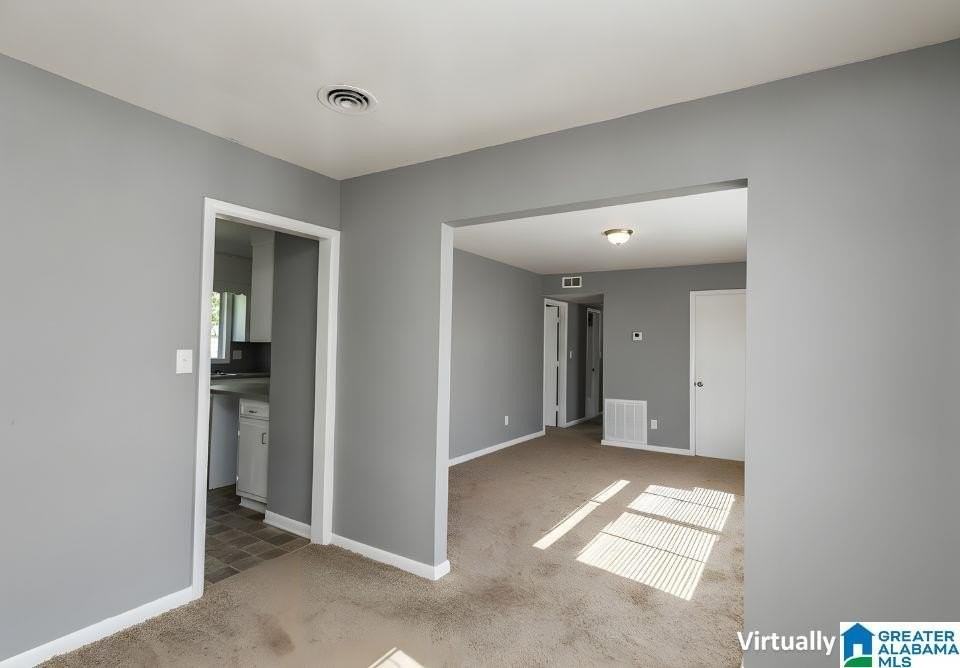 1332 Lake Ln Ne - Photo 5 of 16